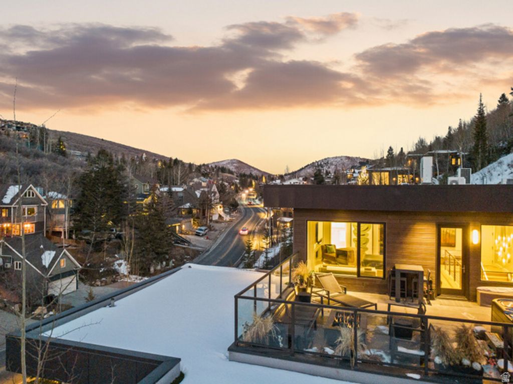 Image 8 of property listing at 300 DEER VALLEY DR #RES A, Park City, UT 84060
