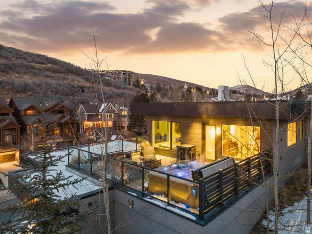 Image 9 of property listing at 300 DEER VALLEY DR #RES A, Park City, UT 84060