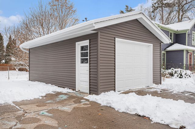 305 S Mingo Street, Albion, MI 49224
