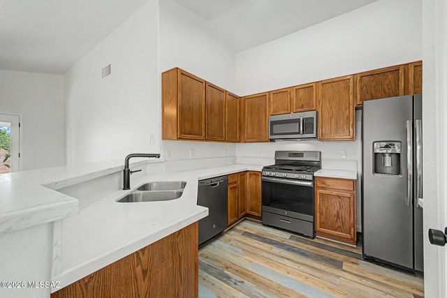 513 E Cactus Mountain Drive, Vail, AZ 85641