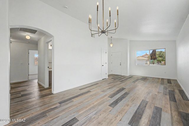 513 E Cactus Mountain Drive, Vail, AZ 85641