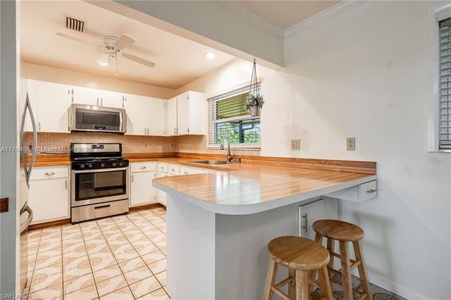 1107 E Anchor Lane, Moore Haven, FL 33471