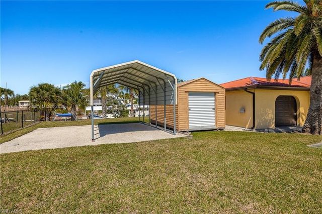 1107 E Anchor Lane, Moore Haven, FL 33471