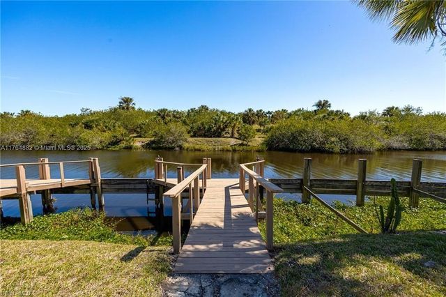 1107 E Anchor Lane, Moore Haven, FL 33471