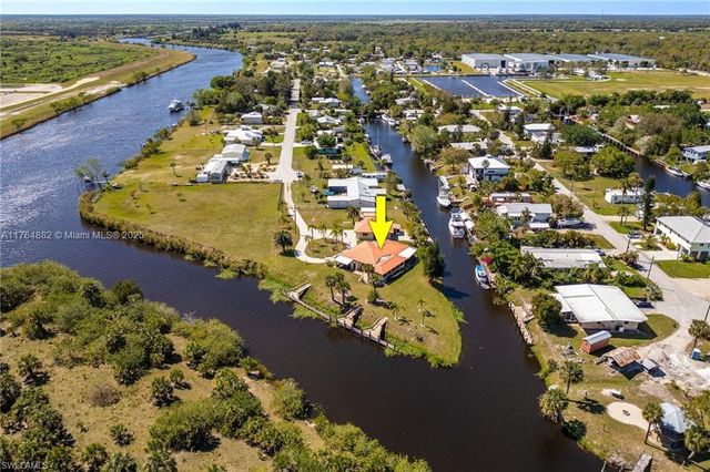 1107 E Anchor Lane, Moore Haven, FL 33471