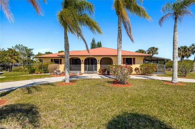 1107 E Anchor Lane, Moore Haven, FL 33471