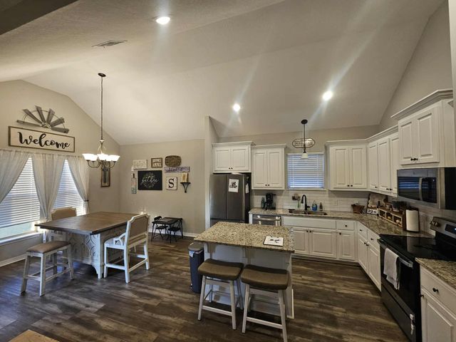 15 South Town Ln., Purvis, MS 39475