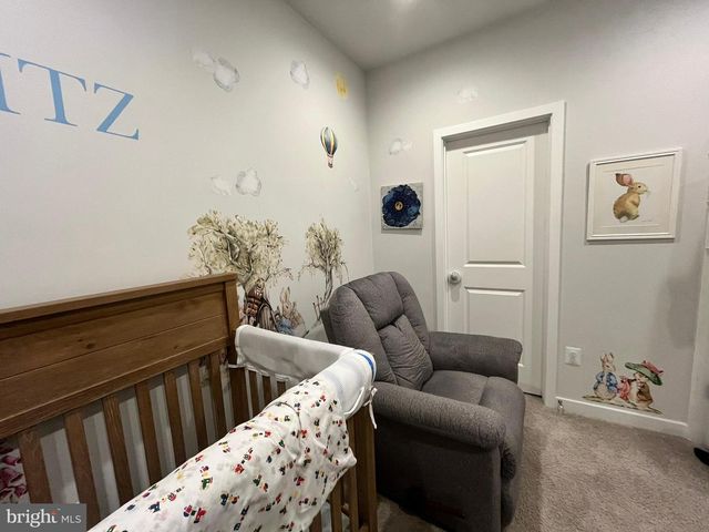 5040 OAKMOORE DR, Rockville, MD 20852