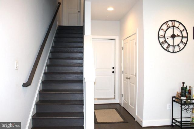 5040 OAKMOORE DR, Rockville, MD 20852
