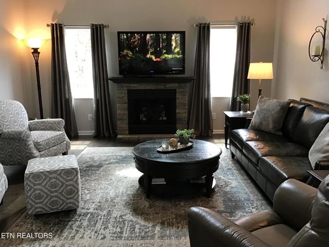 2825 Knob Creek Lane, Knoxville, TN 37912