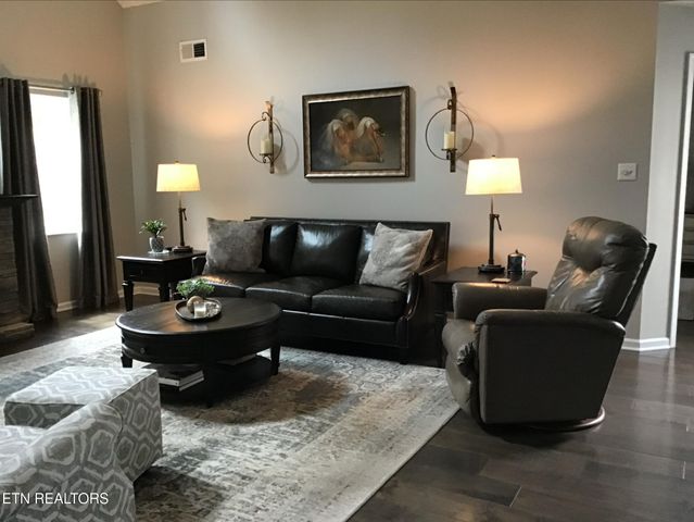 2825 Knob Creek Lane, Knoxville, TN 37912