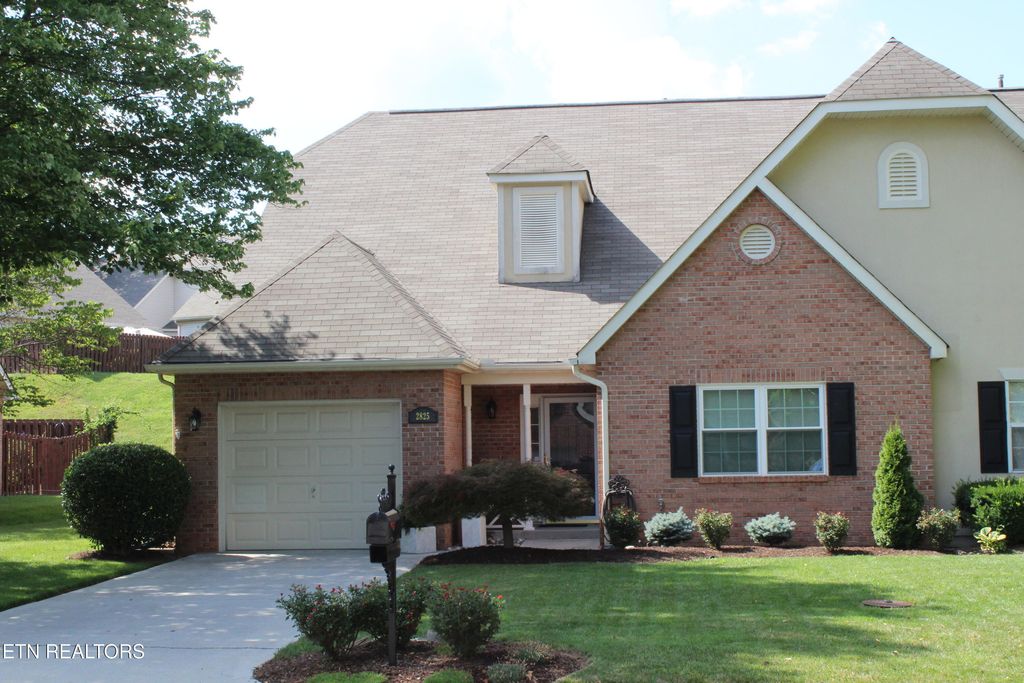 2825 Knob Creek Lane, Knoxville, TN 37912