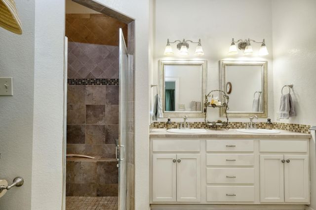 919 Fowzer ST, Taylor, TX 76574