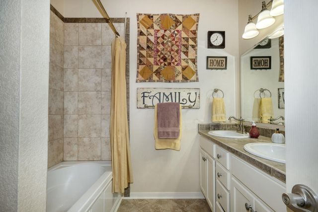 919 Fowzer ST, Taylor, TX 76574