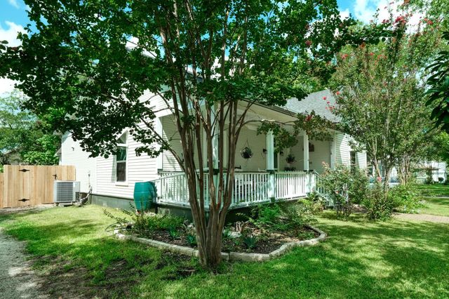 919 Fowzer ST, Taylor, TX 76574
