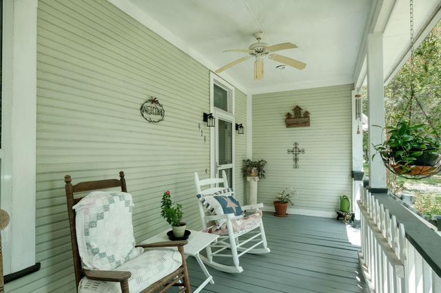 919 Fowzer ST, Taylor, TX 76574