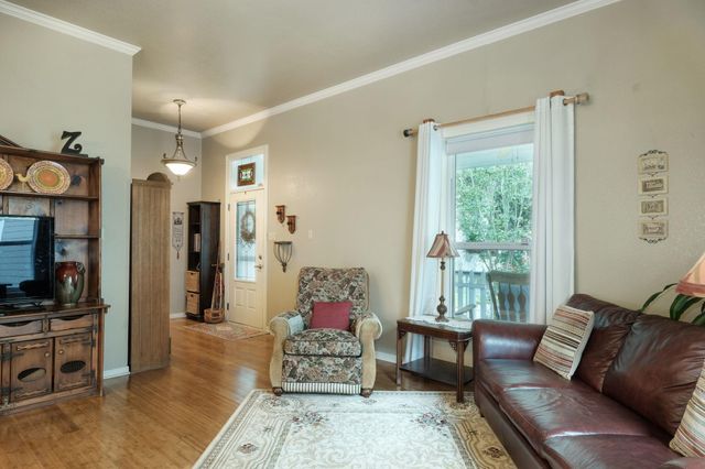 919 Fowzer ST, Taylor, TX 76574