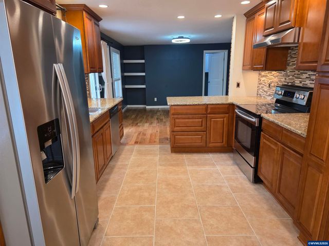 720 Ventura St N, Keizer, OR 97303