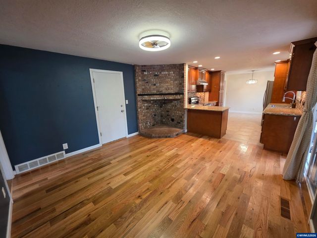 720 Ventura St N, Keizer, OR 97303