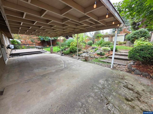 720 Ventura St N, Keizer, OR 97303