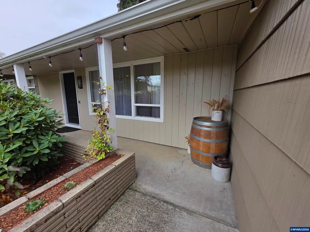720 Ventura St N, Keizer, OR 97303