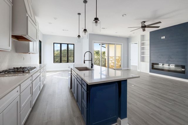 5717 Lost Horizon DR 2, Austin, TX 78759