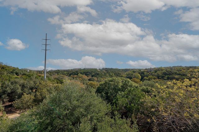 5717 Lost Horizon DR 2, Austin, TX 78759