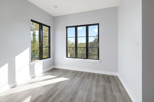 5717 Lost Horizon DR 2, Austin, TX 78759