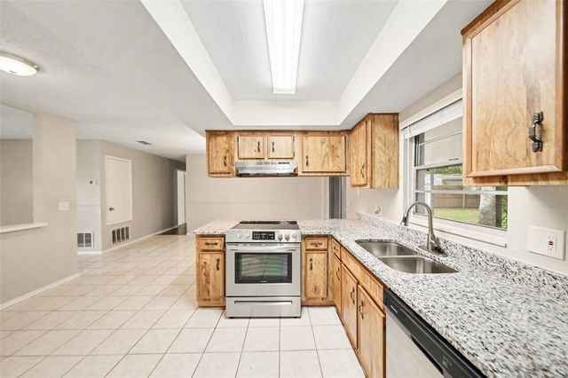 567 MOONRAKER COURT, Apopka, FL 32712