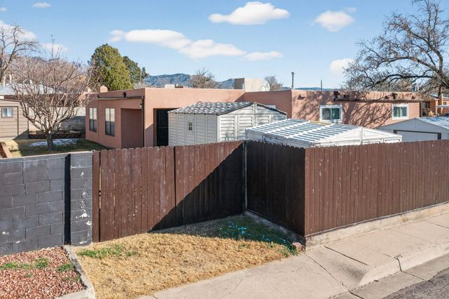 9401 Shoshone Road NE, Albuquerque, NM 87111