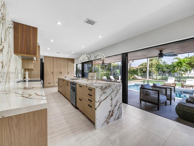 7945 SW 141st Ter, Palmetto Bay, FL 33158