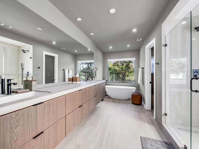 7945 SW 141st Ter, Palmetto Bay, FL 33158