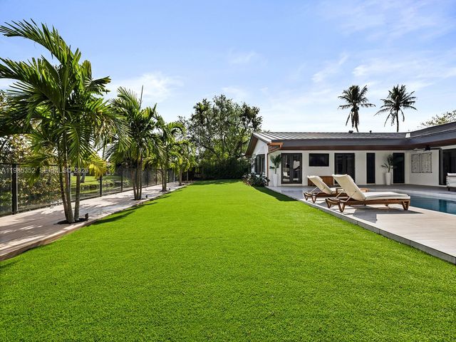 7945 SW 141st Ter, Palmetto Bay, FL 33158