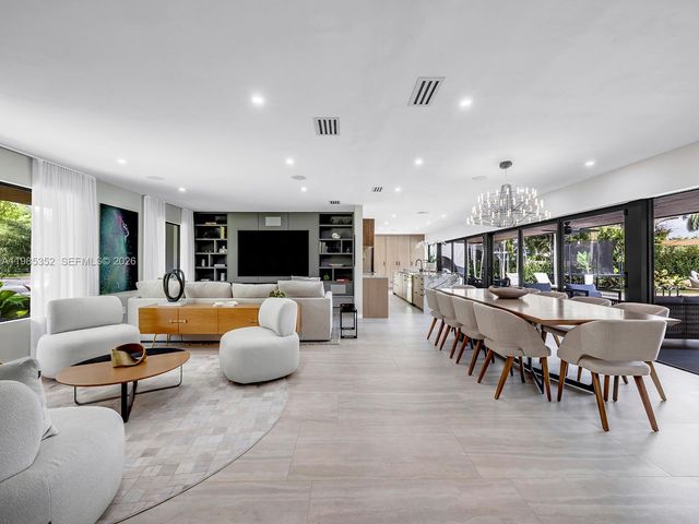 7945 SW 141st Ter, Palmetto Bay, FL 33158