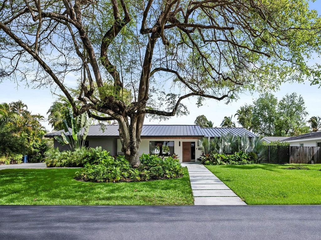 7945 SW 141st Ter, Palmetto Bay, FL 33158