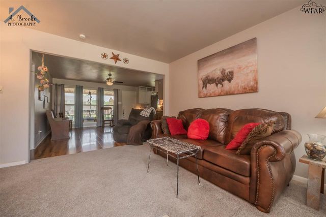 4518 HOLLANDALE AVENUE, Wichita Falls, TX 76302