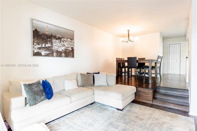 8980 Palm Tree Ln 8980, Pembroke Pines, FL 33024