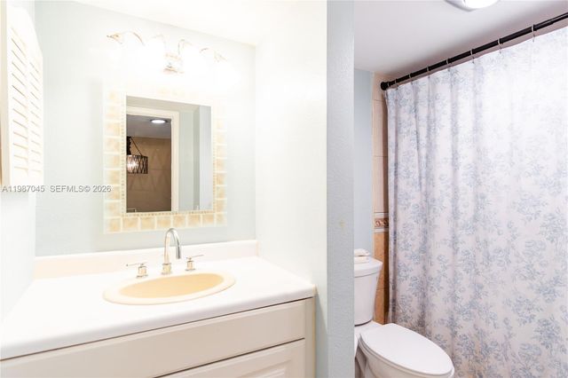 8980 Palm Tree Ln 8980, Pembroke Pines, FL 33024