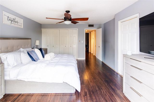 8980 Palm Tree Ln 8980, Pembroke Pines, FL 33024