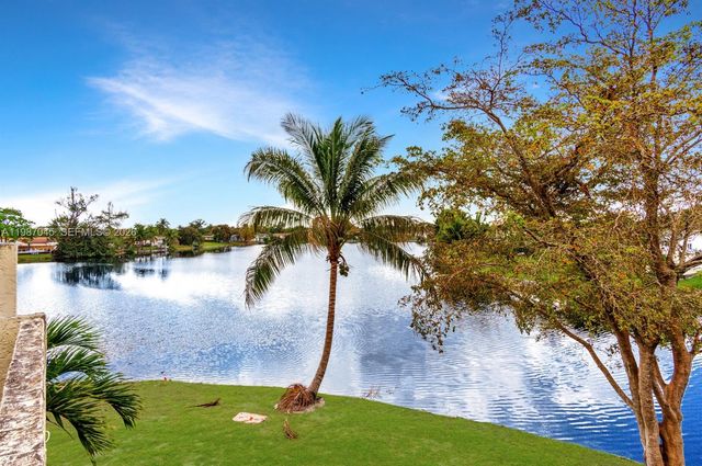 8980 Palm Tree Ln 8980, Pembroke Pines, FL 33024