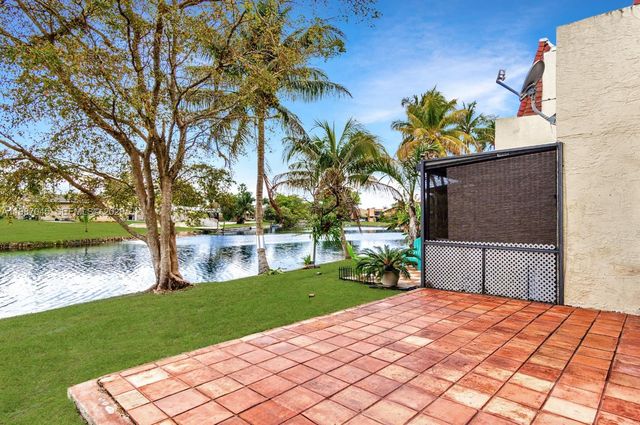 8980 Palm Tree Ln 8980, Pembroke Pines, FL 33024