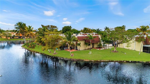 8980 Palm Tree Ln 8980, Pembroke Pines, FL 33024