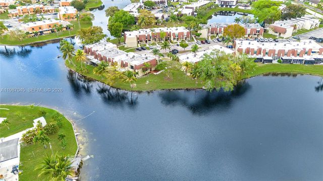 8980 Palm Tree Ln 8980, Pembroke Pines, FL 33024