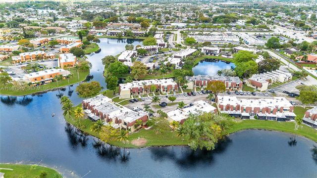 8980 Palm Tree Ln 8980, Pembroke Pines, FL 33024