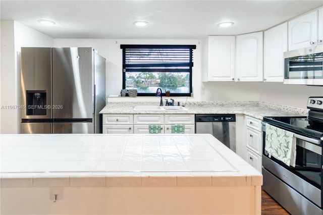 8980 Palm Tree Ln 8980, Pembroke Pines, FL 33024