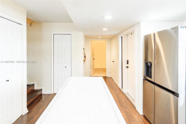 8980 Palm Tree Ln 8980, Pembroke Pines, FL 33024