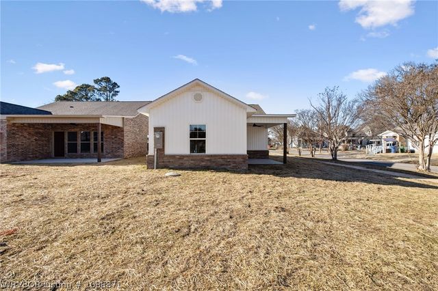 920 N 13th, Fort Smith, AR 72901