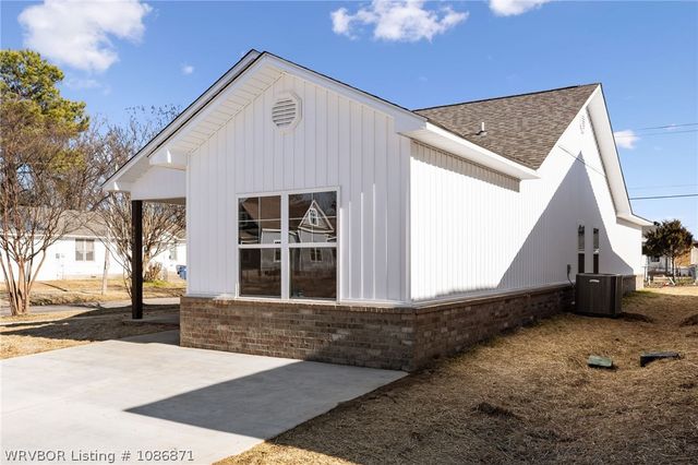 920 N 13th, Fort Smith, AR 72901