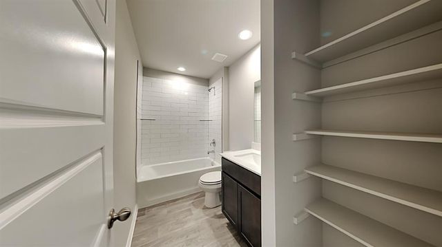 4200 Colt Drive, Mustang, OK 73064