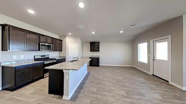 4200 Colt Drive, Mustang, OK 73064